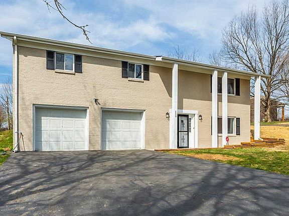 2nd image of 2024 Greentree Dr