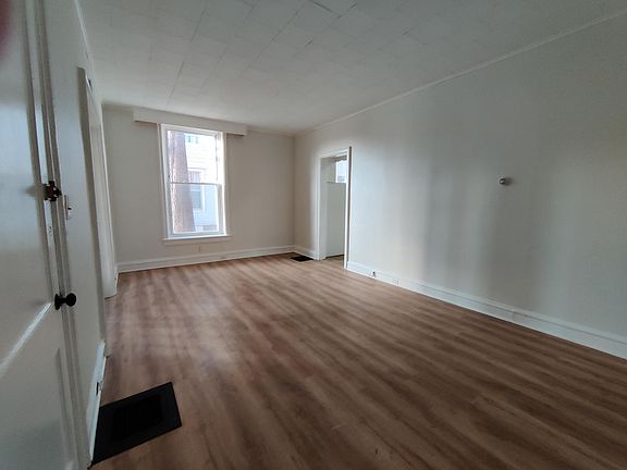 3rd image of 14-16 Littauer Pl #16A