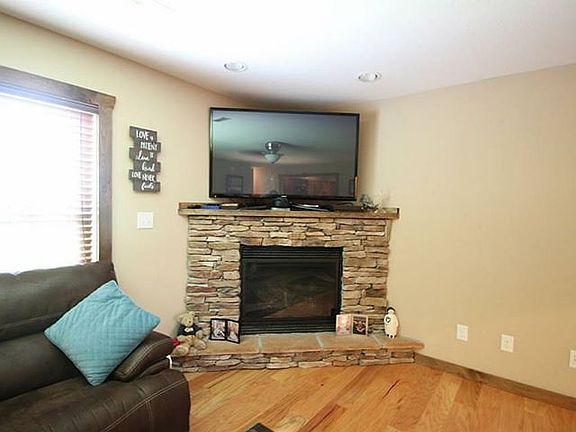 4th image of 920 Bobbie Jean Ln