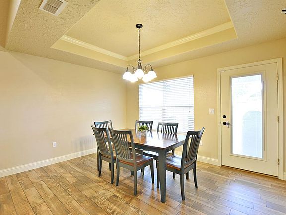 5th image of 2101 Northglen Dr