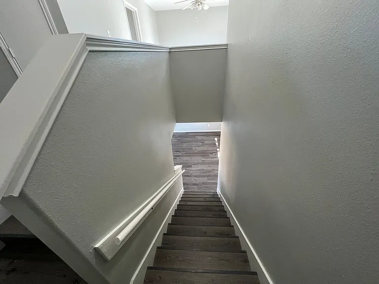 19451 Nasworthy Dr — Photo 9