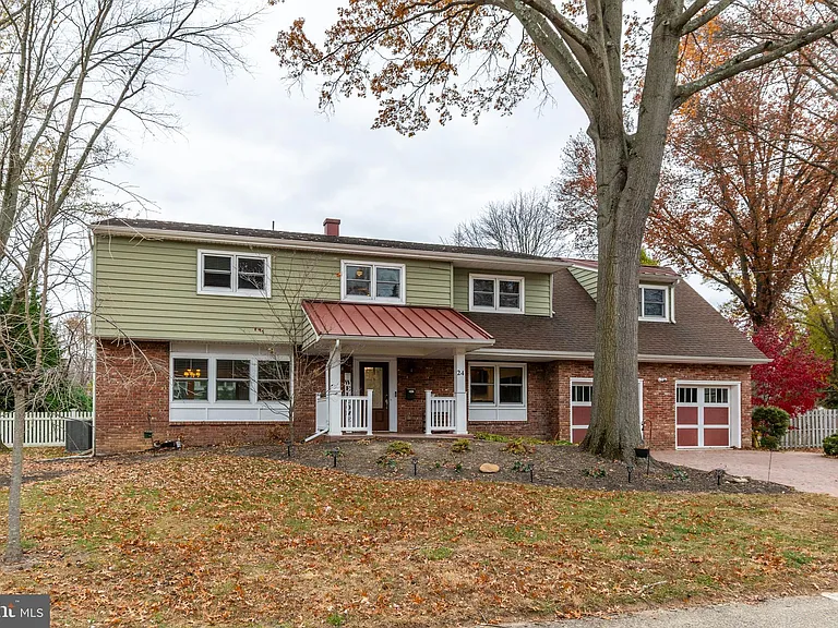24 Camelia Ct — Photo 1