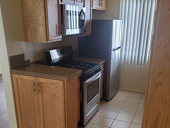 2nd image of 535 E Hazel St #8
