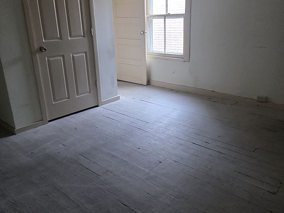 3rd image of 2218 Ravine St