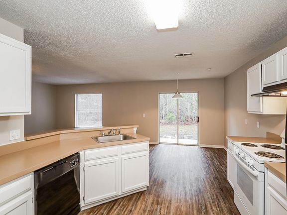 5th image of 15031 SE 25th Ave