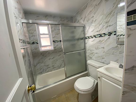 5th image of 2440 Laconia Ave APT 1