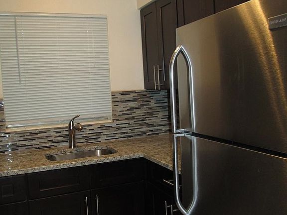 5th image of 241 SE Park St APT 1