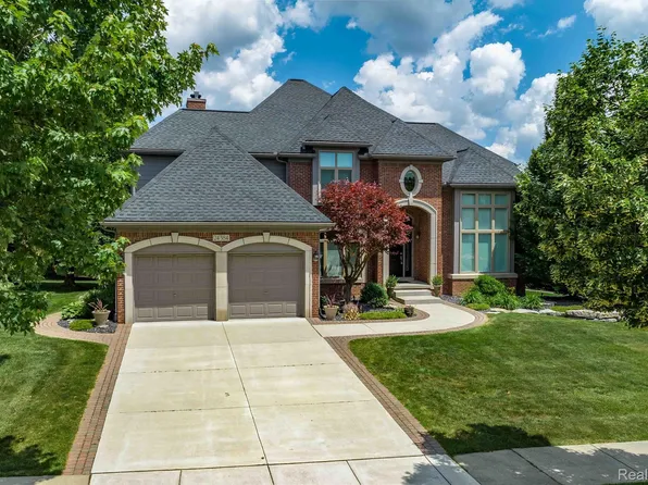 24384 Thatcher Dr, Novi, MI 48375