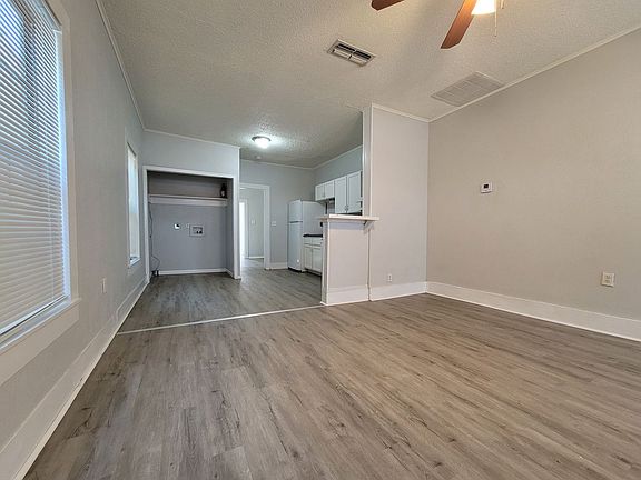2nd image of 401 Main St #2