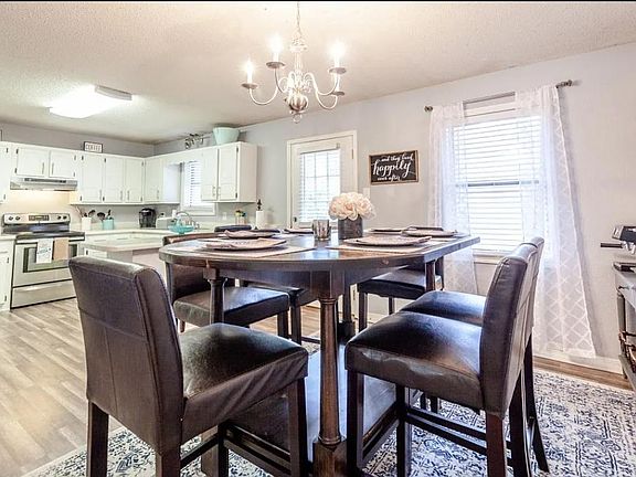 5th image of 120 Hardwood Dr