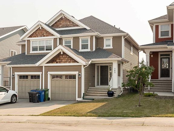 3rd image of 562 River Heights Cres