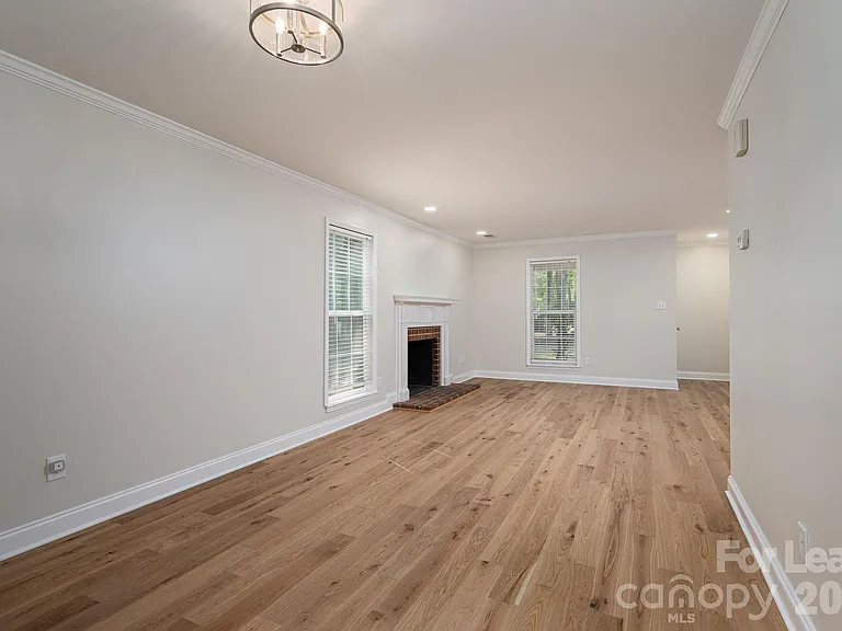 100 Cabell Way — Photo 5