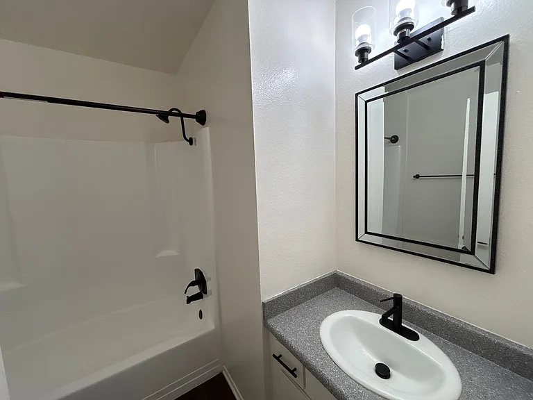 238 South Serrano Ave — Photo 22