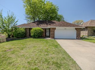 5135 S Ivey Ln, Battlefield, MO 65619