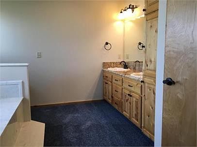 2nd image of 105 Golf Dr Unit B-1