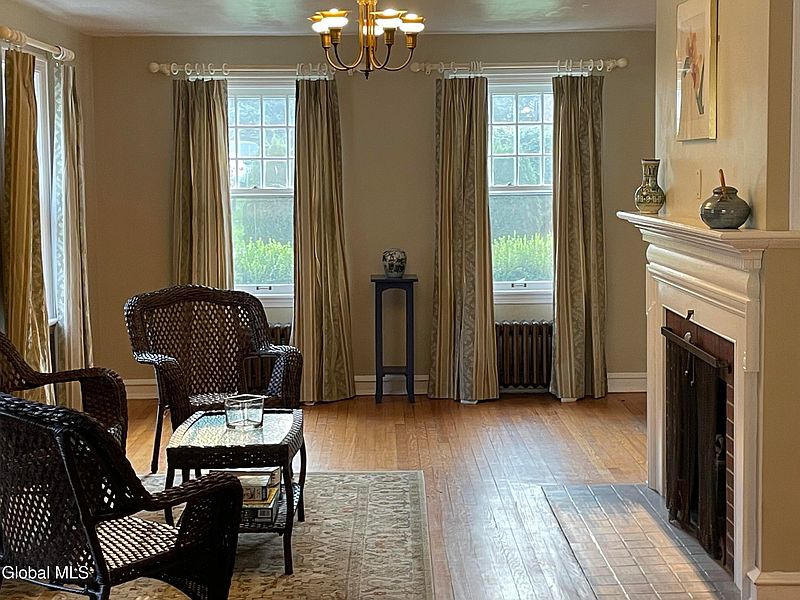 3rd image of 1540 Baker Avenue