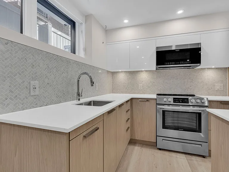 58 Florence St — Photo 89