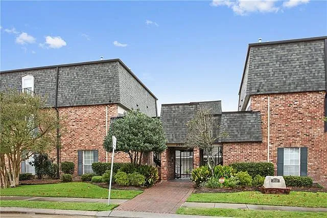 2521 Metairie Lawn Dr #115