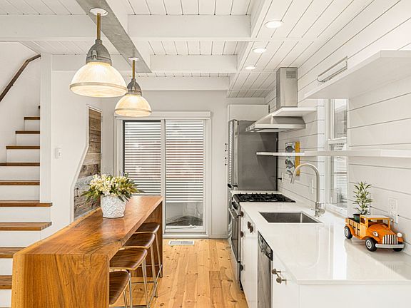 4th image of 1080 W Ewing Pl #6