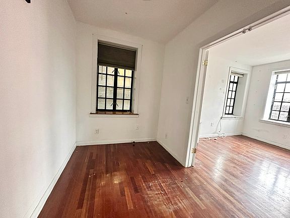 4th image of 233 W 4th St #Y