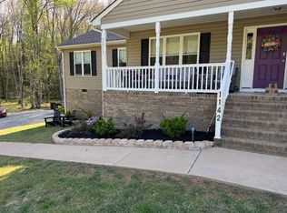 1142 Woods Edge Ln, Manakin Sabot, VA 23103