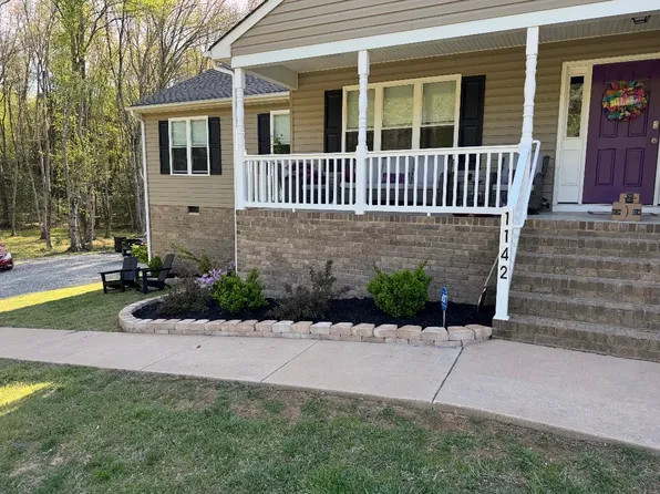 1142 Woods Edge Ln, Manakin Sabot, VA 23103