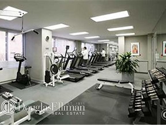 3rd image of 45 W 60th St APT 19A