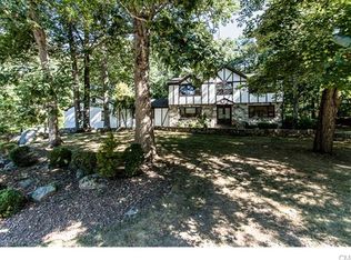 44 Fawn Meadow Dr, Trumbull, CT 06611