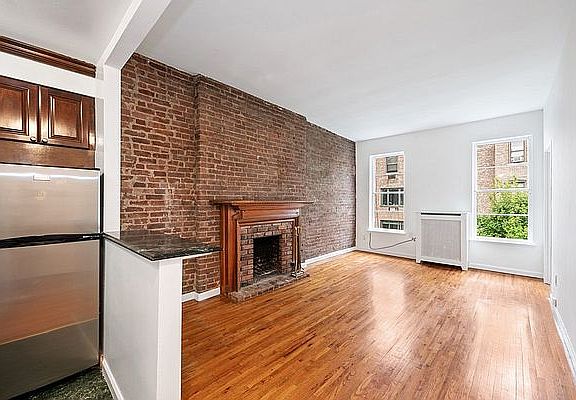 3rd image of 145 W 78th St APT 3B