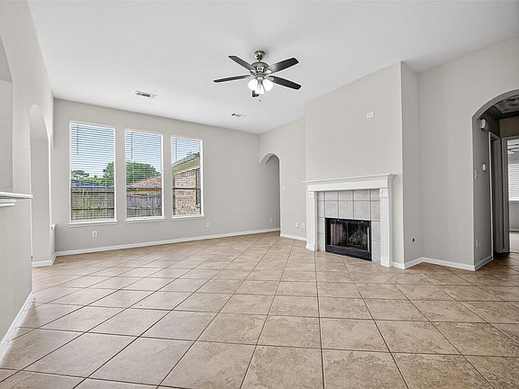 5th image of 4915 Lochman Ln