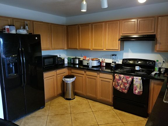2nd image of 929 W Calle Barranca Seca