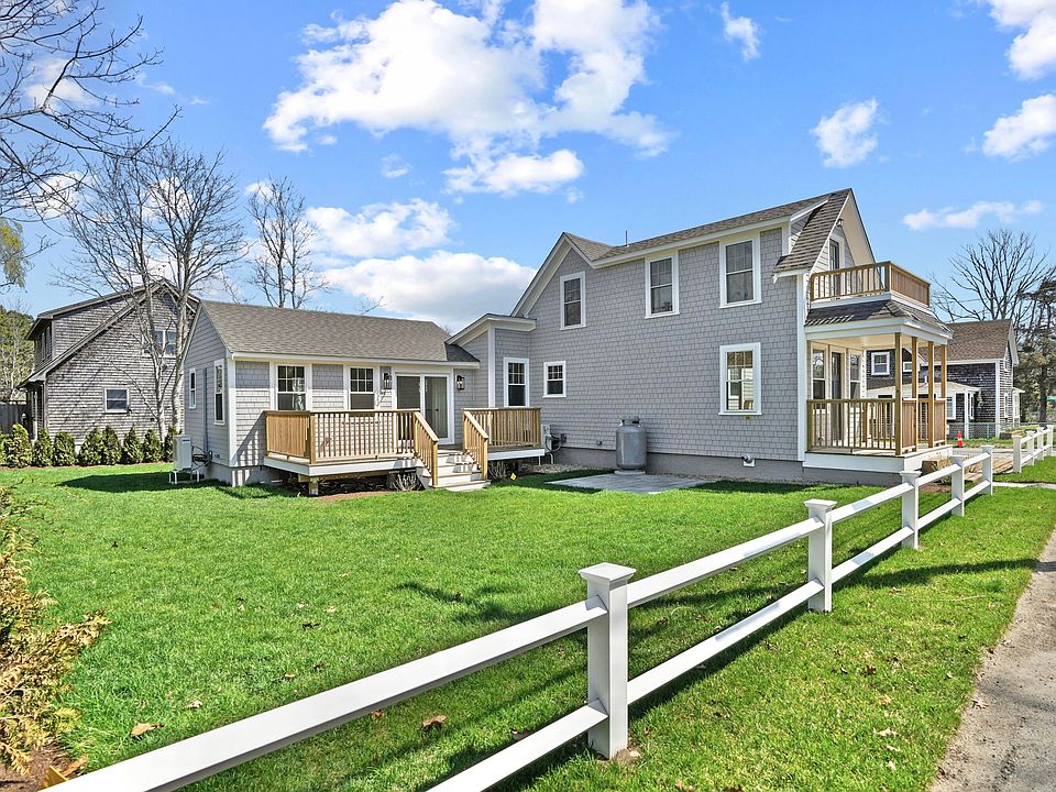 1st image of 33 Vineyard Avenue