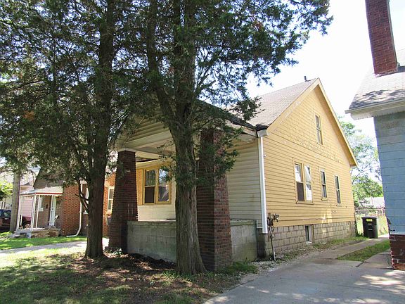 9243 Pinehurst