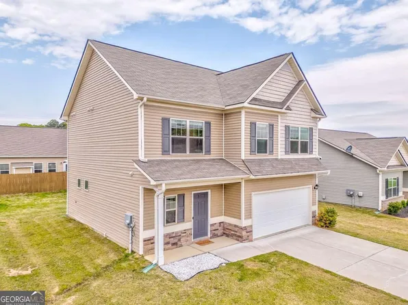 211 Birch Ln, Calhoun, GA 30701