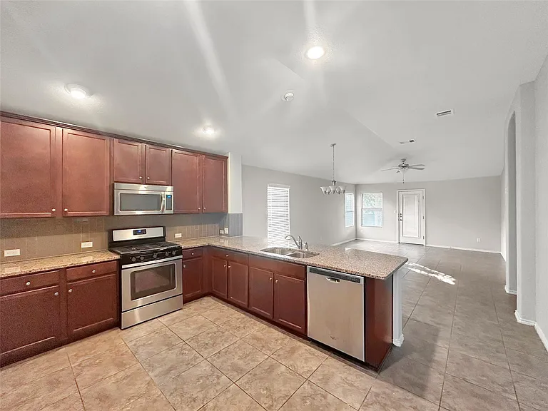 188 Brockston Dr — Photo 6