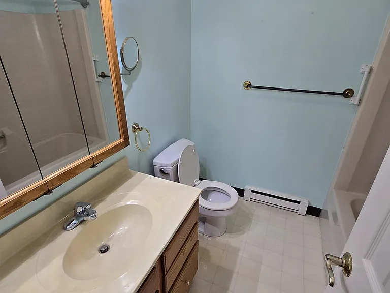 812 Court St #D — Photo 22
