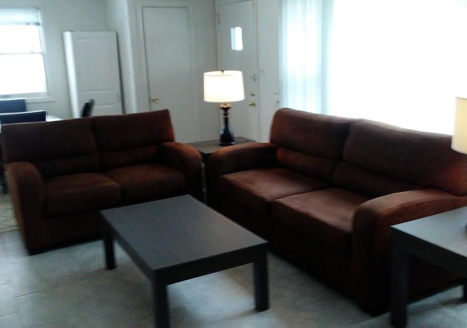 1st image of 2605 Larchmont Dr