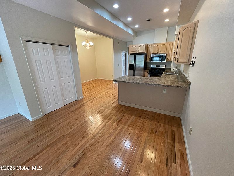 4th image of 223 N Pearl Street