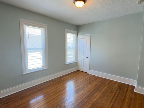 5th image of 1047 Park St SW