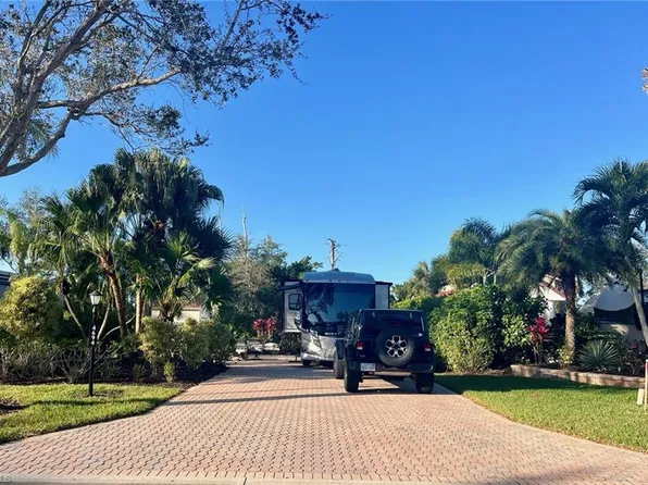 4694 Southern Breeze DR, NAPLES, FL 34114