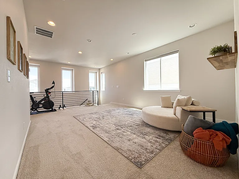 8484 Cokedale Dr — Photo 17