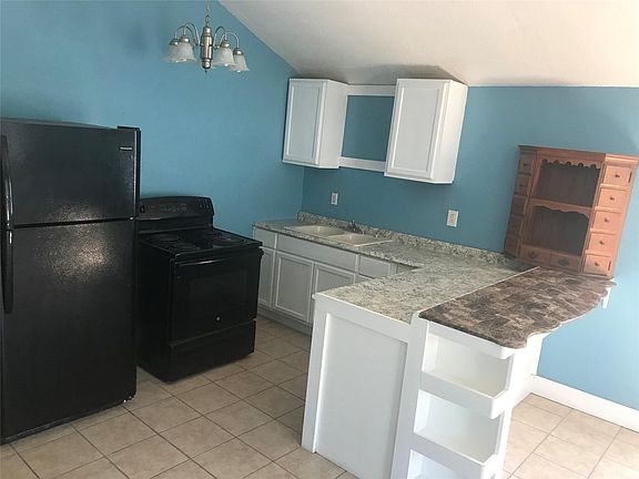 4th image of 1128 1/2 Columbia St