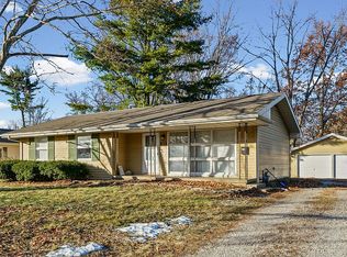 404 Sunnycrest Ct W, Urbana, IL 61801