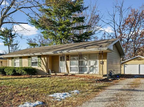 404 Sunnycrest Ct W, Urbana, IL 61801