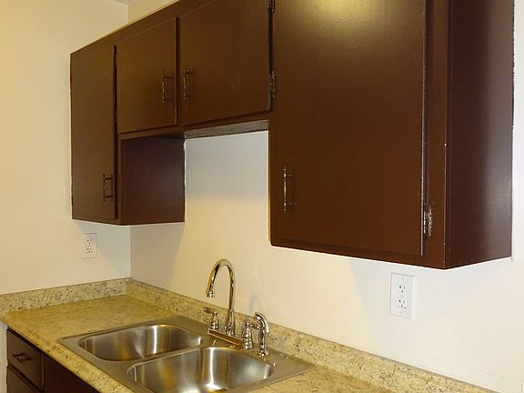 4th image of 629 E 15th St APT 103