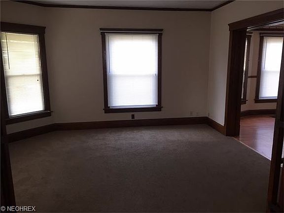 3rd image of 200 Park Ave