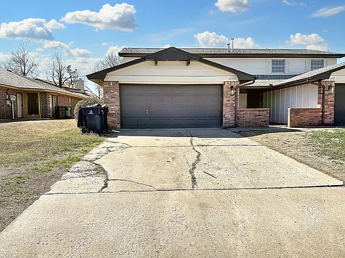 11713 N Francis Ave Photo 1
