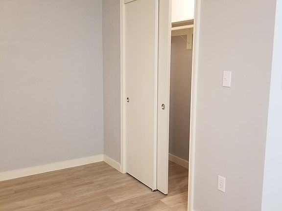 3rd image of 13601 Coomes Dr