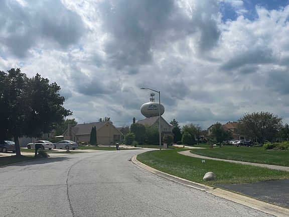 5th image of 3902 Edgewater Dr