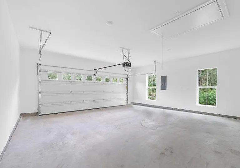 24715 Waterford — Photo 10
